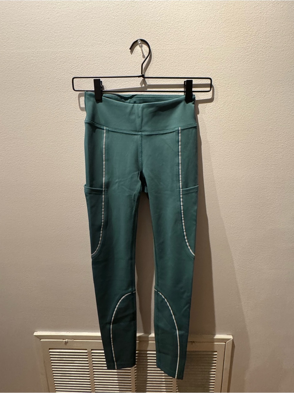 High-Waist Teal Active Leggings with Side Pockets